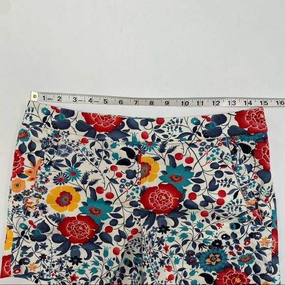 Loft Ruffle Pocket Floral Shorts - Picture 6 of 9